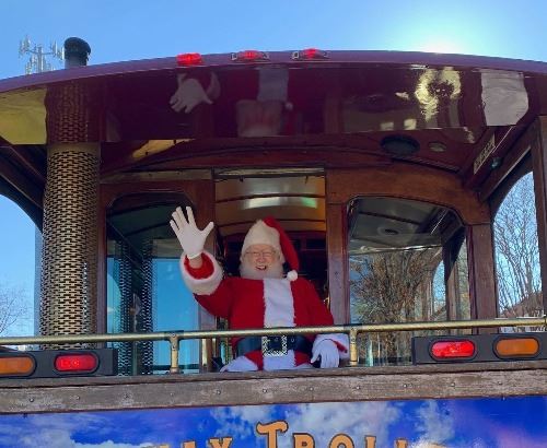Santa Trolley1